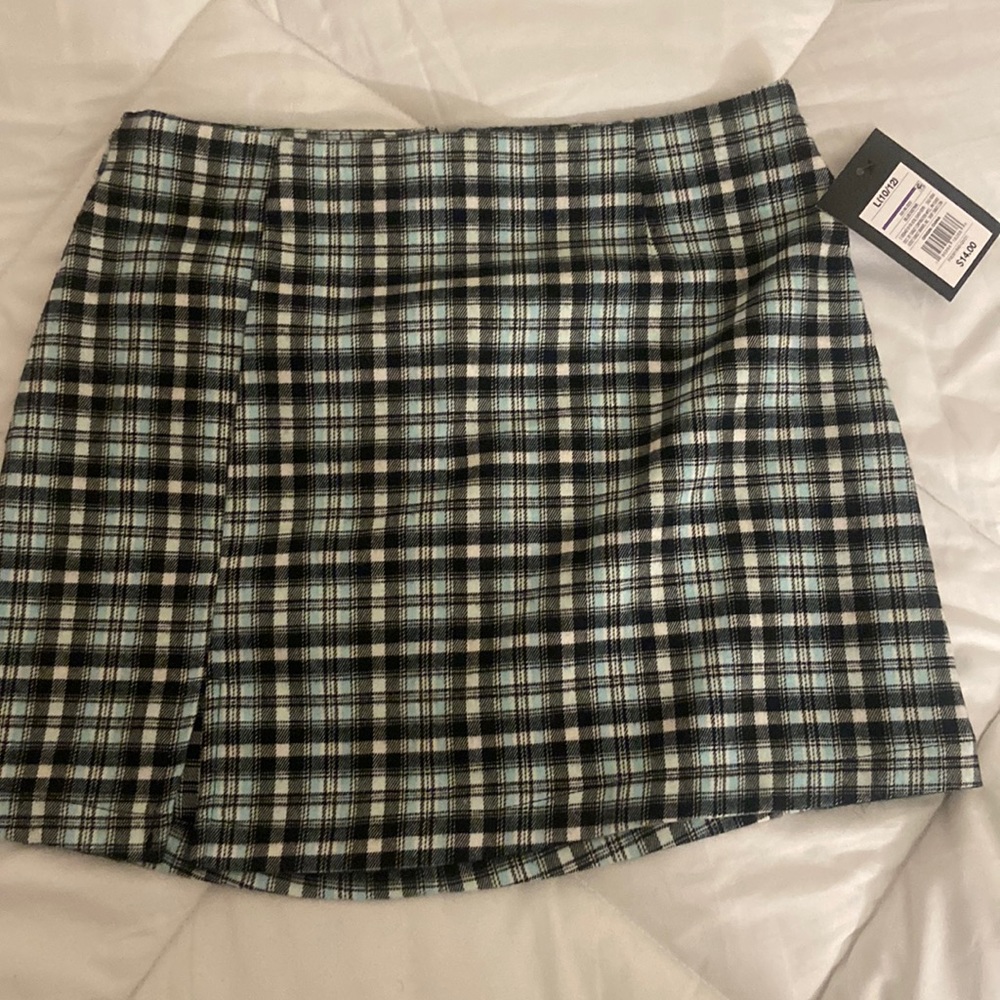 Blue white and black pattern skirt - Picture 1 of 2